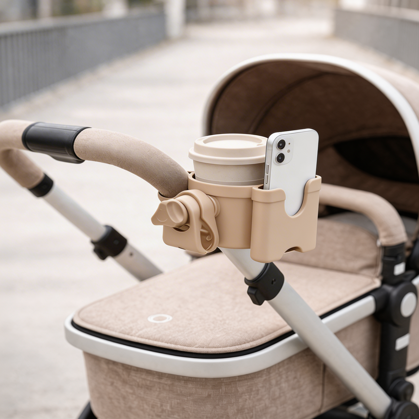 Babywagen Flaschen-/Kaffeebecher- und Handyhalter.